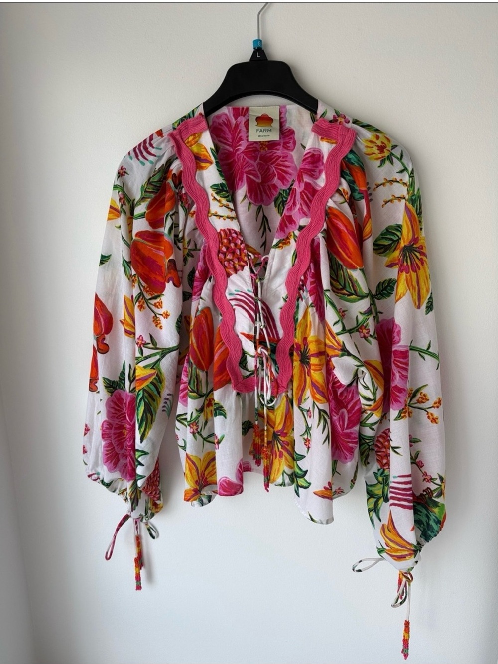 FARM Rio White Floral Boho Tie-Front Ruffle Blouse - Picture 2 of 12